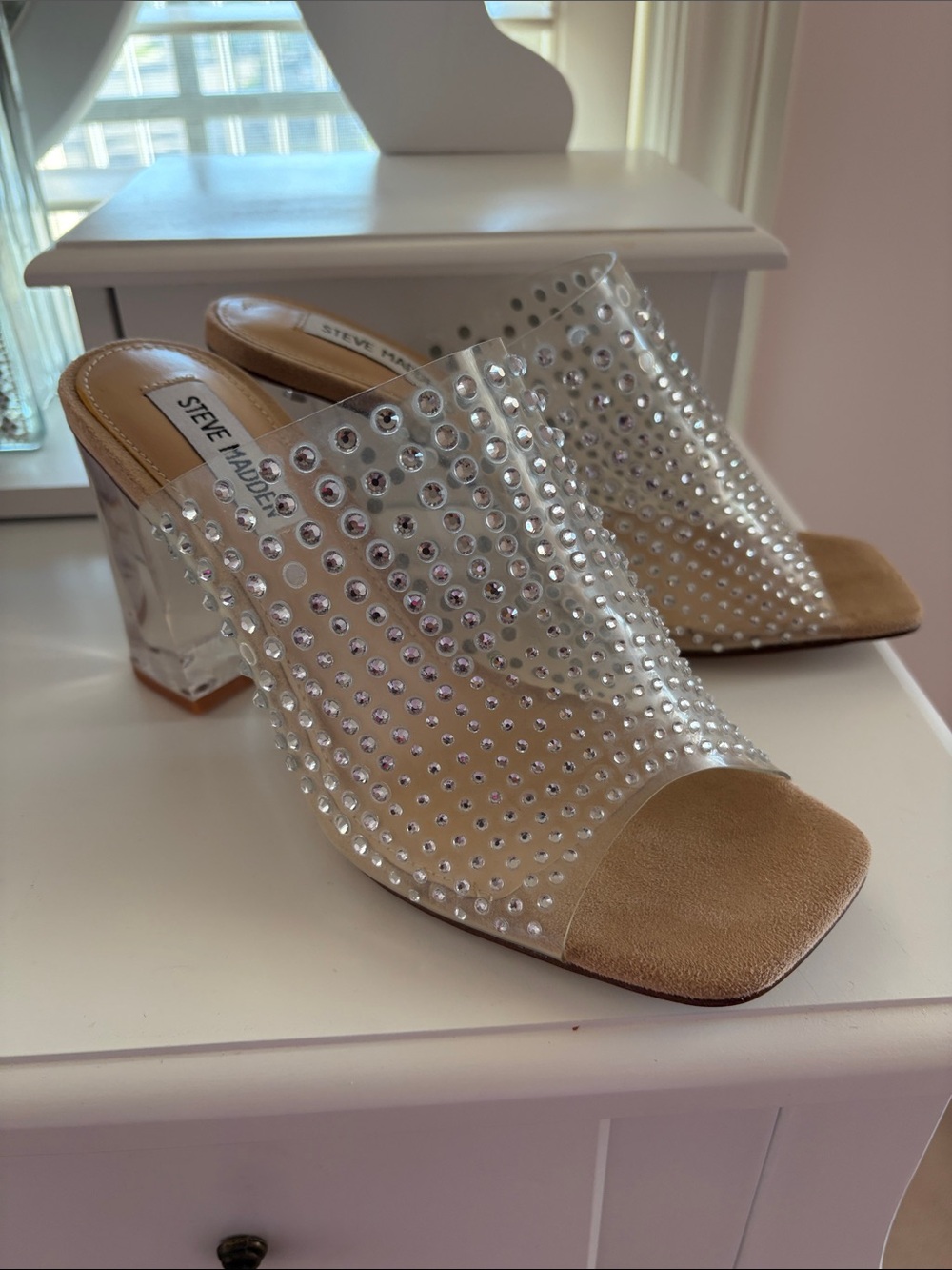 Steve Madden ladies, Clear Rhinestone Mule with Nude Insole. NEW size 6.5